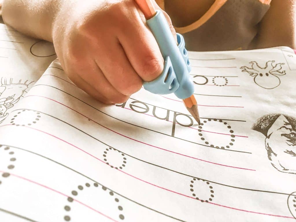 this cool writing tool helps little kids how to write properly with the use of a pencil